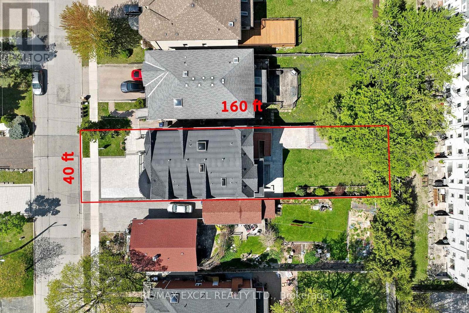 












216 OLIVE AVENUE

,
Toronto (Willowdale East),




Ontario
M2N4P6

