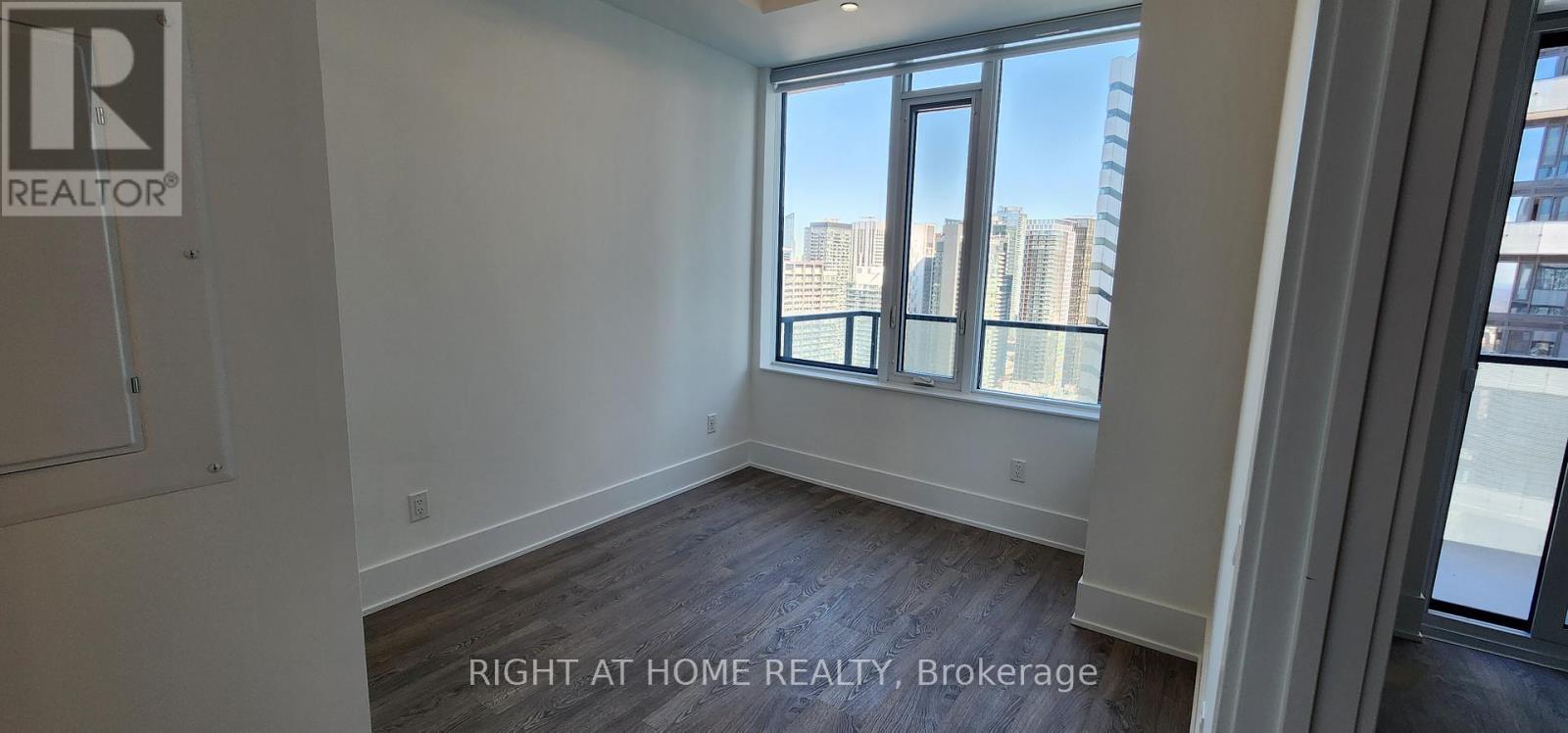 












3407 - 470 FRONT ST STREET W

,
Toronto (Waterfront Communities),




Ontario
M5V0V6

