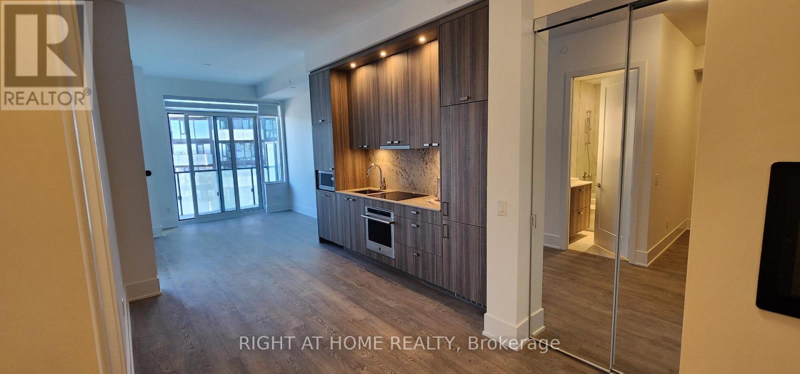 












3407 - 470 FRONT ST STREET W

,
Toronto (Waterfront Communities),




Ontario
M5V0V6


