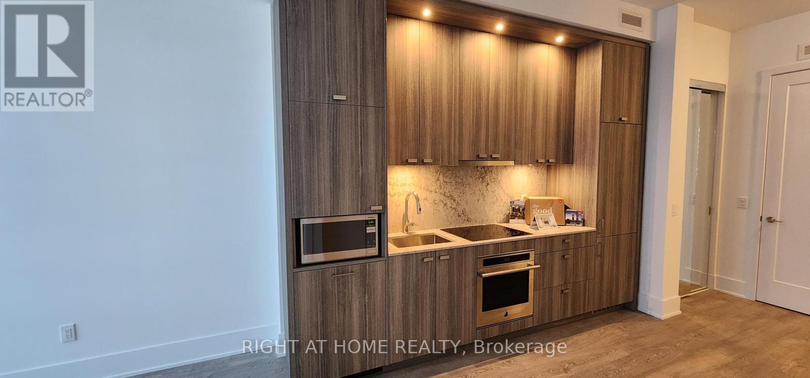












3407 - 470 FRONT ST STREET W

,
Toronto (Waterfront Communities),




Ontario
M5V0V6

