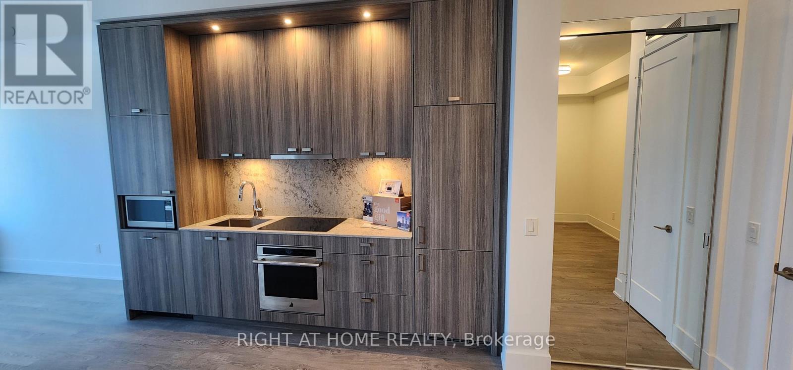 












3407 - 470 FRONT ST STREET W

,
Toronto (Waterfront Communities),




Ontario
M5V0V6


