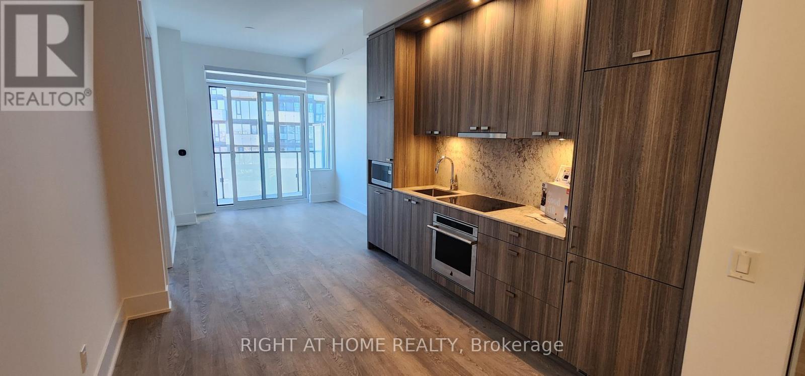 












3407 - 470 FRONT ST STREET W

,
Toronto (Waterfront Communities),




Ontario
M5V0V6

