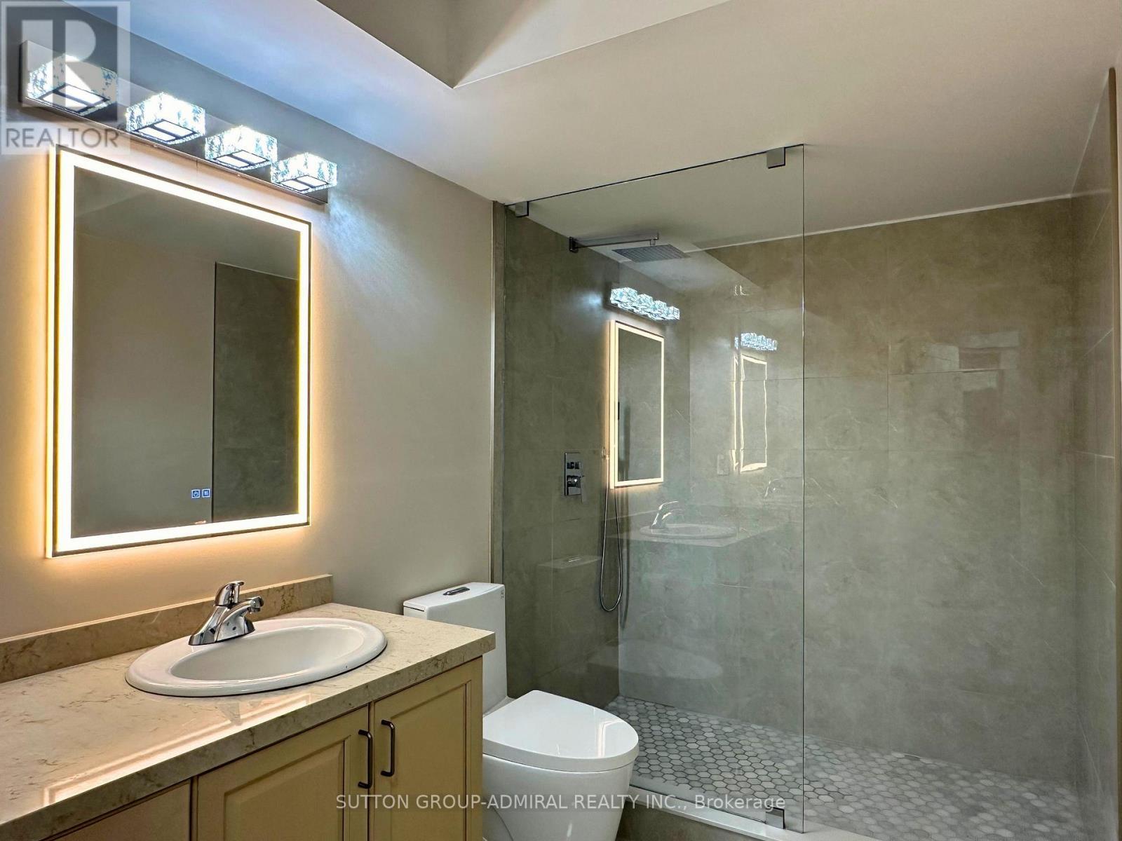 












LOWER - 266 LAWRENCE AVENUE E

,
Toronto (Bridle Path-Sunnybrook-York Mills),




Ontario
M4N1T4

