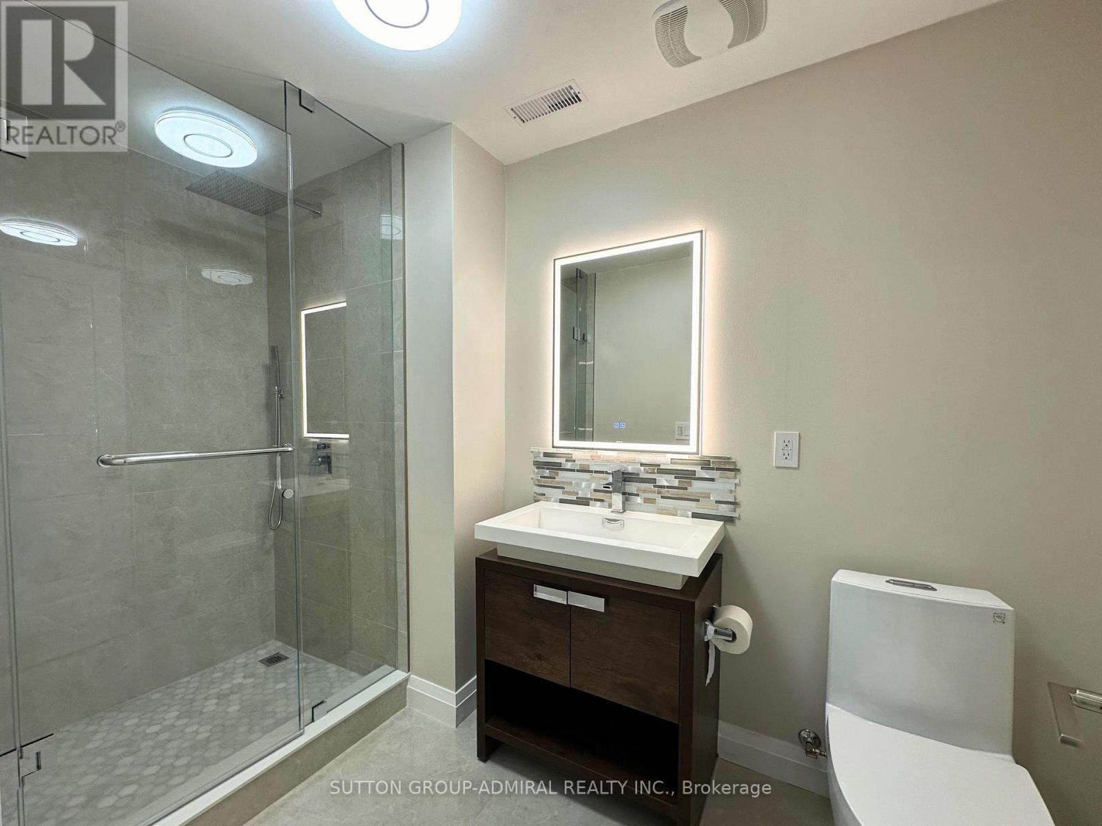 












LOWER - 266 LAWRENCE AVENUE E

,
Toronto (Bridle Path-Sunnybrook-York Mills),




Ontario
M4N1T4

