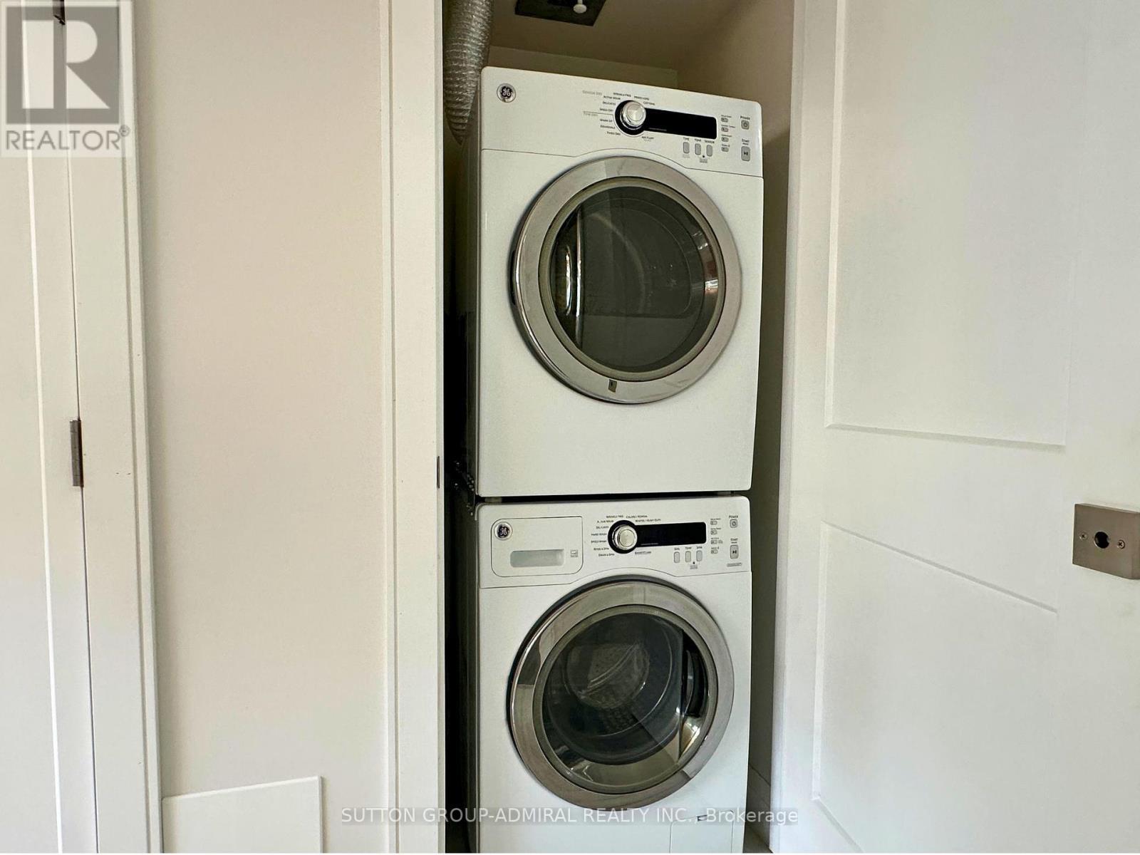 












LOWER - 266 LAWRENCE AVENUE E

,
Toronto (Bridle Path-Sunnybrook-York Mills),




Ontario
M4N1T4

