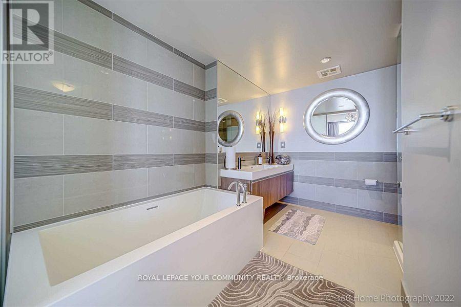 












3606 - 70 DISTILLERY LANE

,
Toronto (Waterfront Communities),




Ontario
M5A0E3

