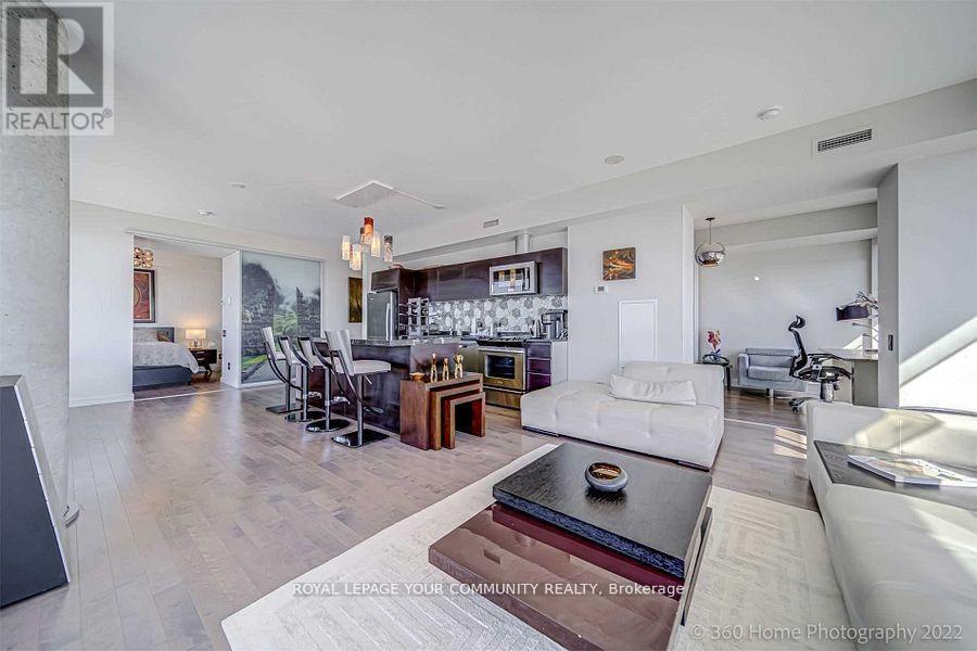 












3606 - 70 DISTILLERY LANE

,
Toronto (Waterfront Communities),




Ontario
M5A0E3

