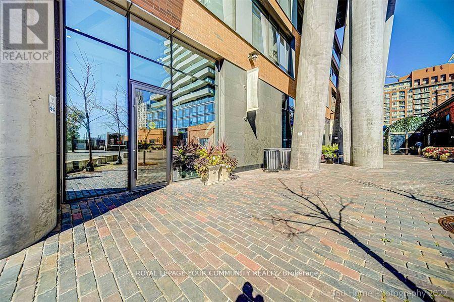 












3606 - 70 DISTILLERY LANE

,
Toronto (Waterfront Communities),




Ontario
M5A0E3

