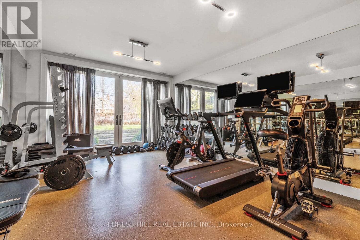 












221 DUNVEGAN ROAD

,
Toronto (Forest Hill South),




Ontario
M5P2P3


