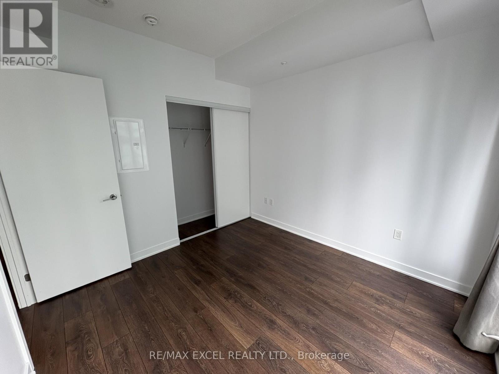 












4009 - 125 BLUE JAYS WAY

,
Toronto (Waterfront Communities),




Ontario
M5V0C4

