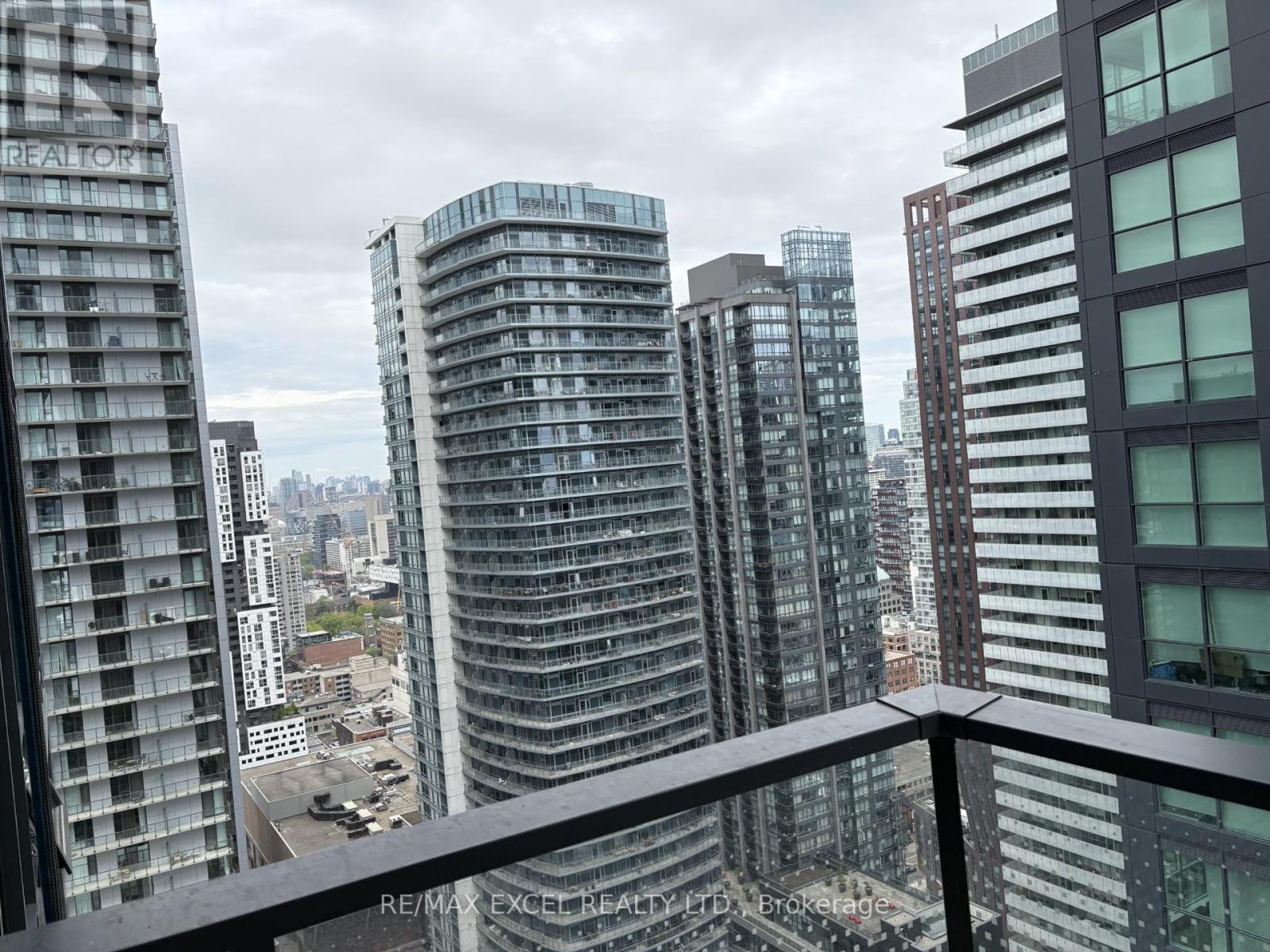 












4009 - 125 BLUE JAYS WAY

,
Toronto (Waterfront Communities),




Ontario
M5V0C4

