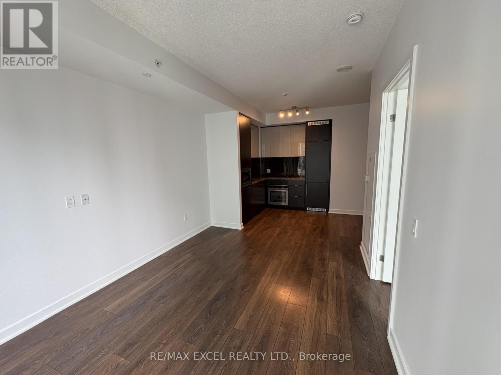 












4009 - 125 BLUE JAYS WAY

,
Toronto (Waterfront Communities),




Ontario
M5V0C4

