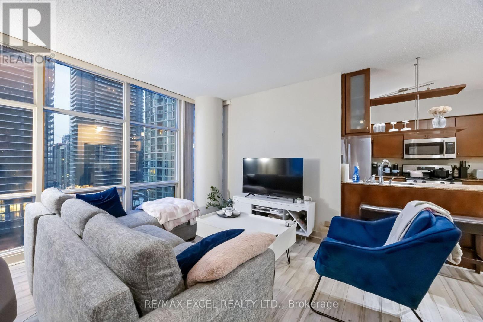 












2603 - 35 MARINER TERRACE

,
Toronto (Waterfront Communities),




Ontario
M5V3V9

