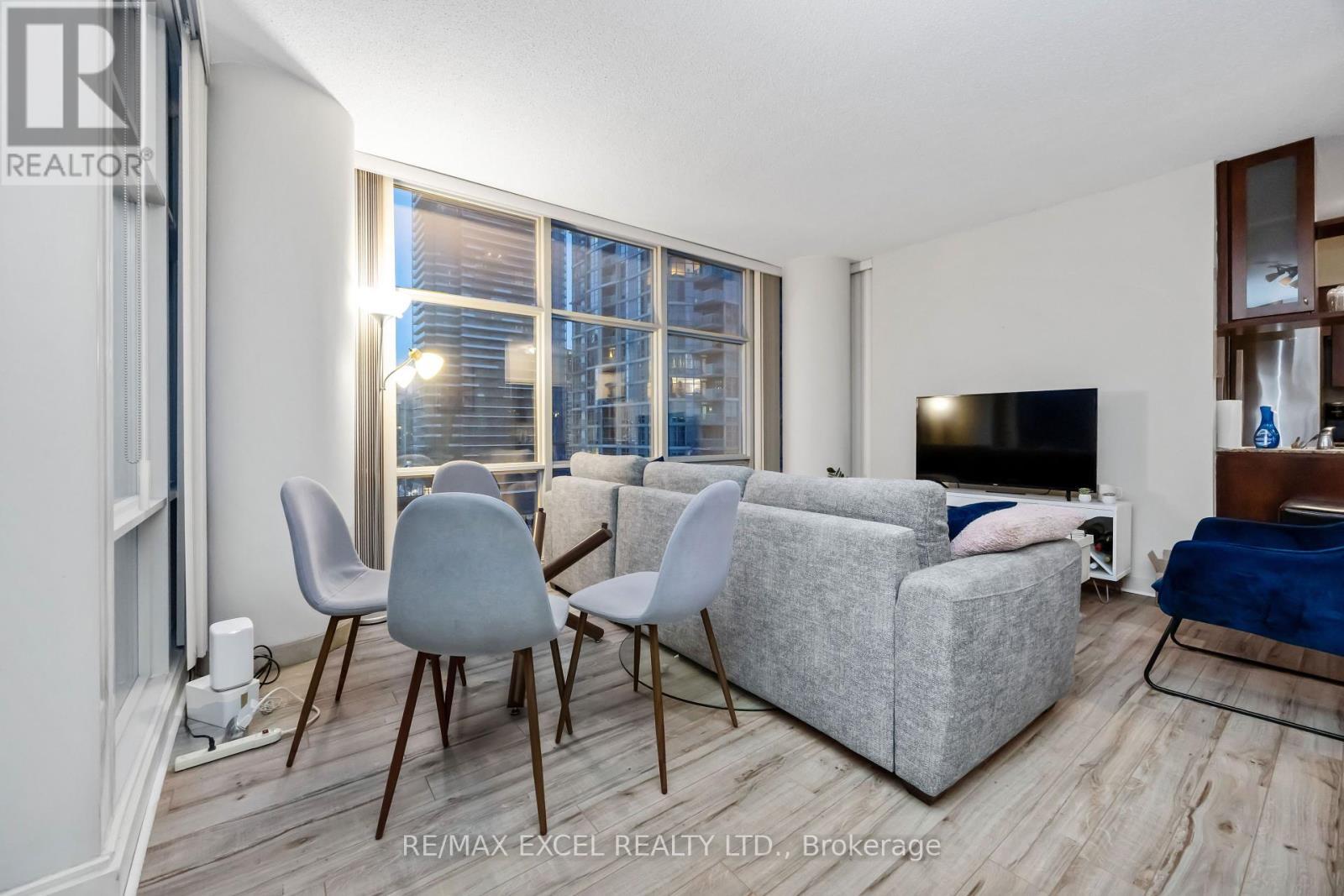 












2603 - 35 MARINER TERRACE

,
Toronto (Waterfront Communities),




Ontario
M5V3V9

