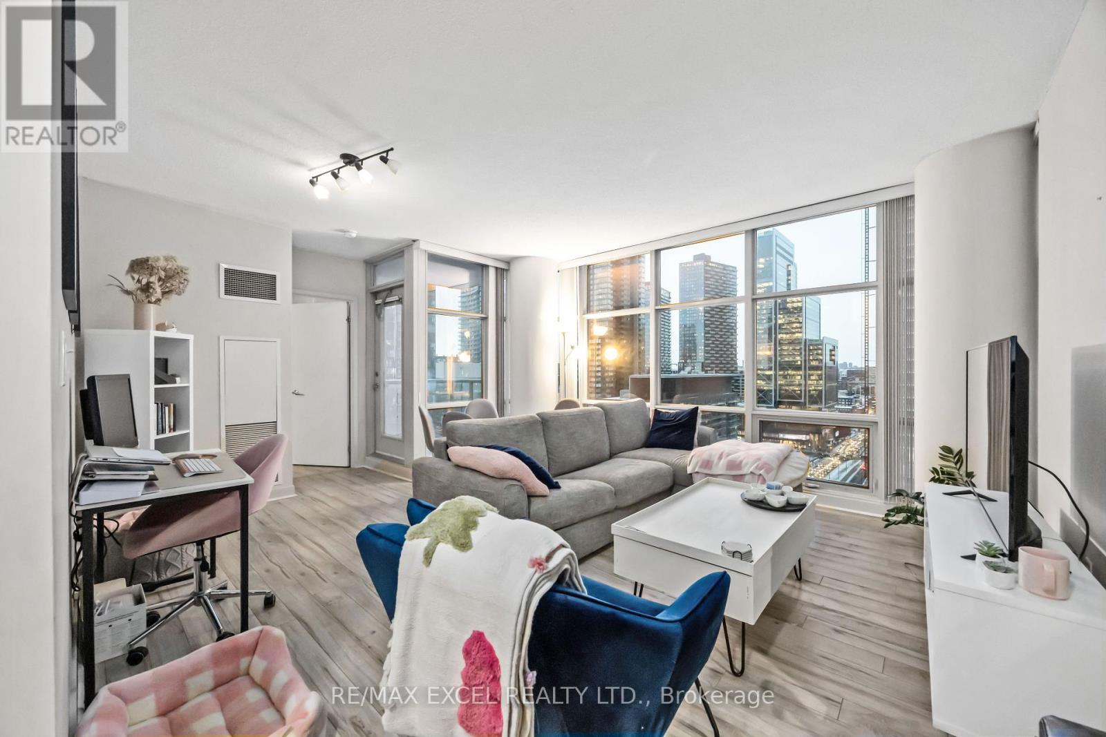 












2603 - 35 MARINER TERRACE

,
Toronto (Waterfront Communities),




Ontario
M5V3V9

