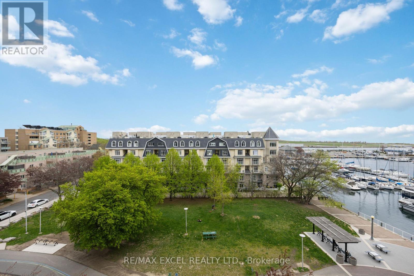 












619 - 90 STADIUM ROAD

,
Toronto (Niagara),




Ontario
M5V3W5

