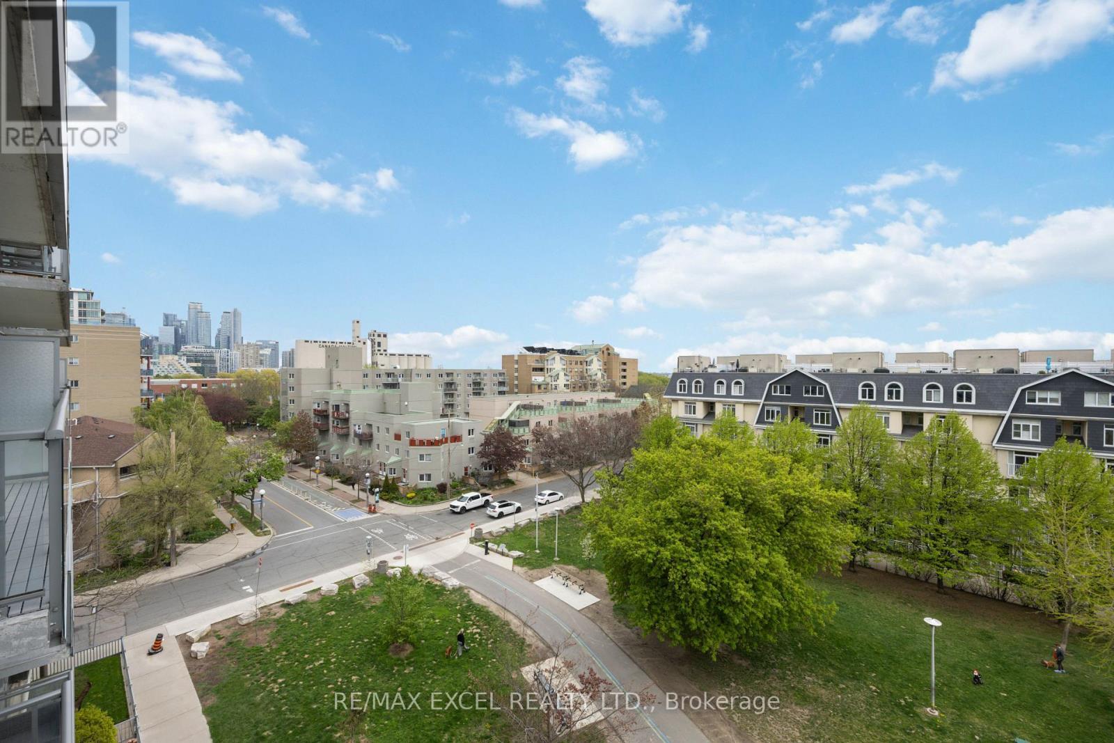 












619 - 90 STADIUM ROAD

,
Toronto (Niagara),




Ontario
M5V3W5

