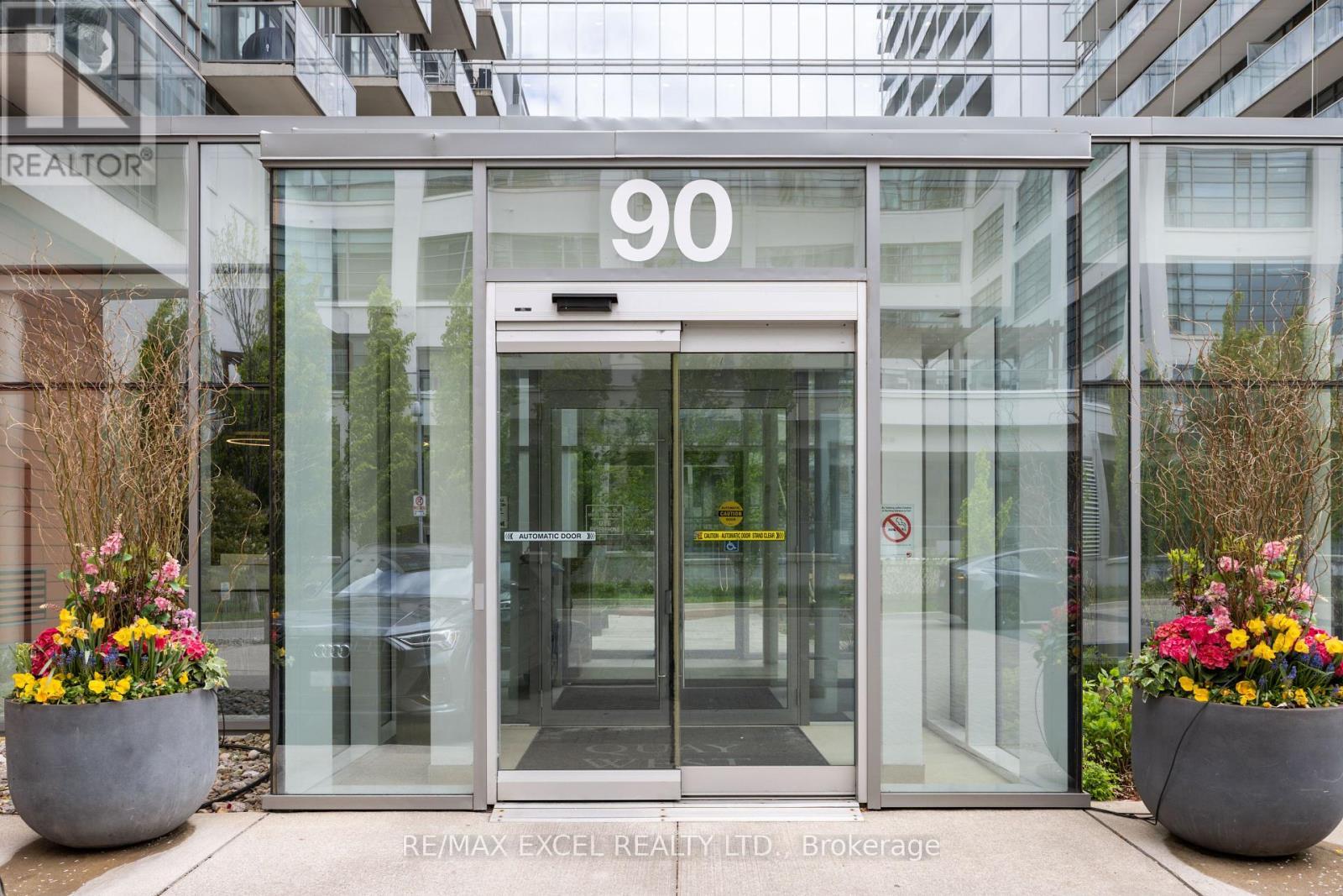 












619 - 90 STADIUM ROAD

,
Toronto (Niagara),




Ontario
M5V3W5

