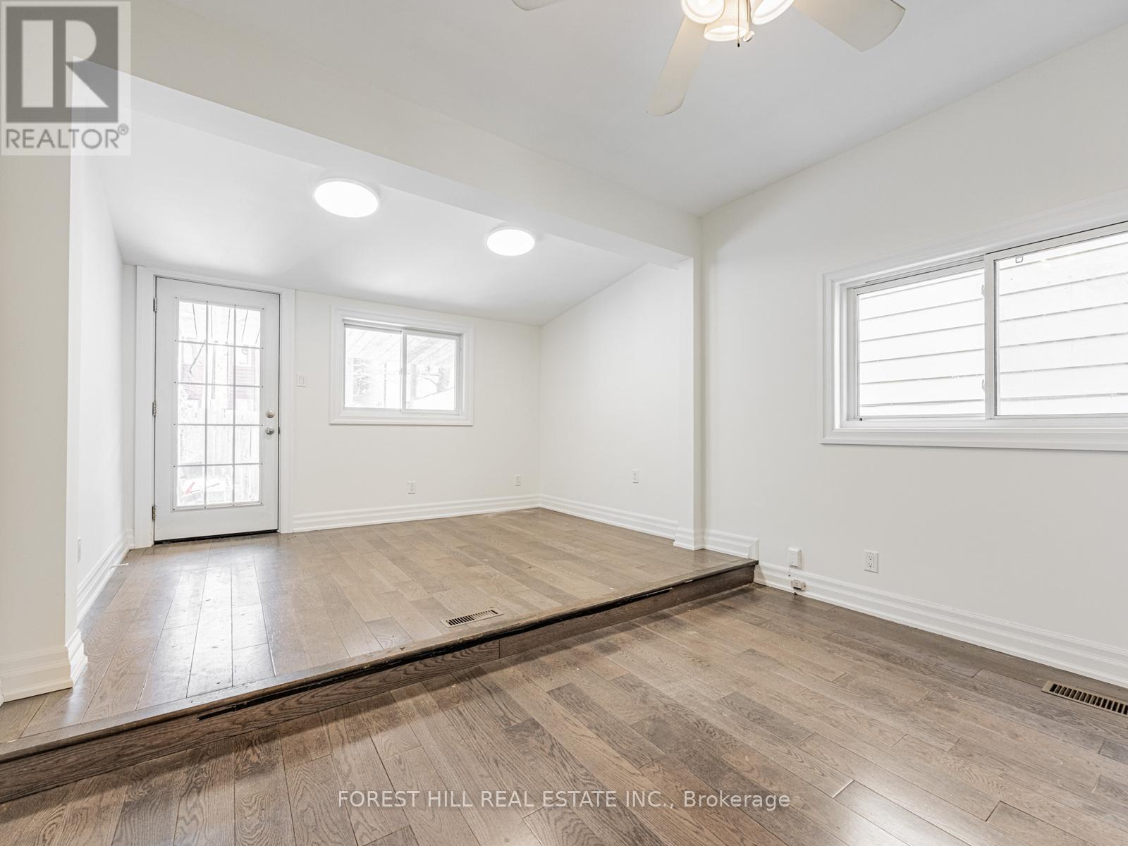 












51 MAJOR STREET

,
Toronto (University),




Ontario
M5S2K9

