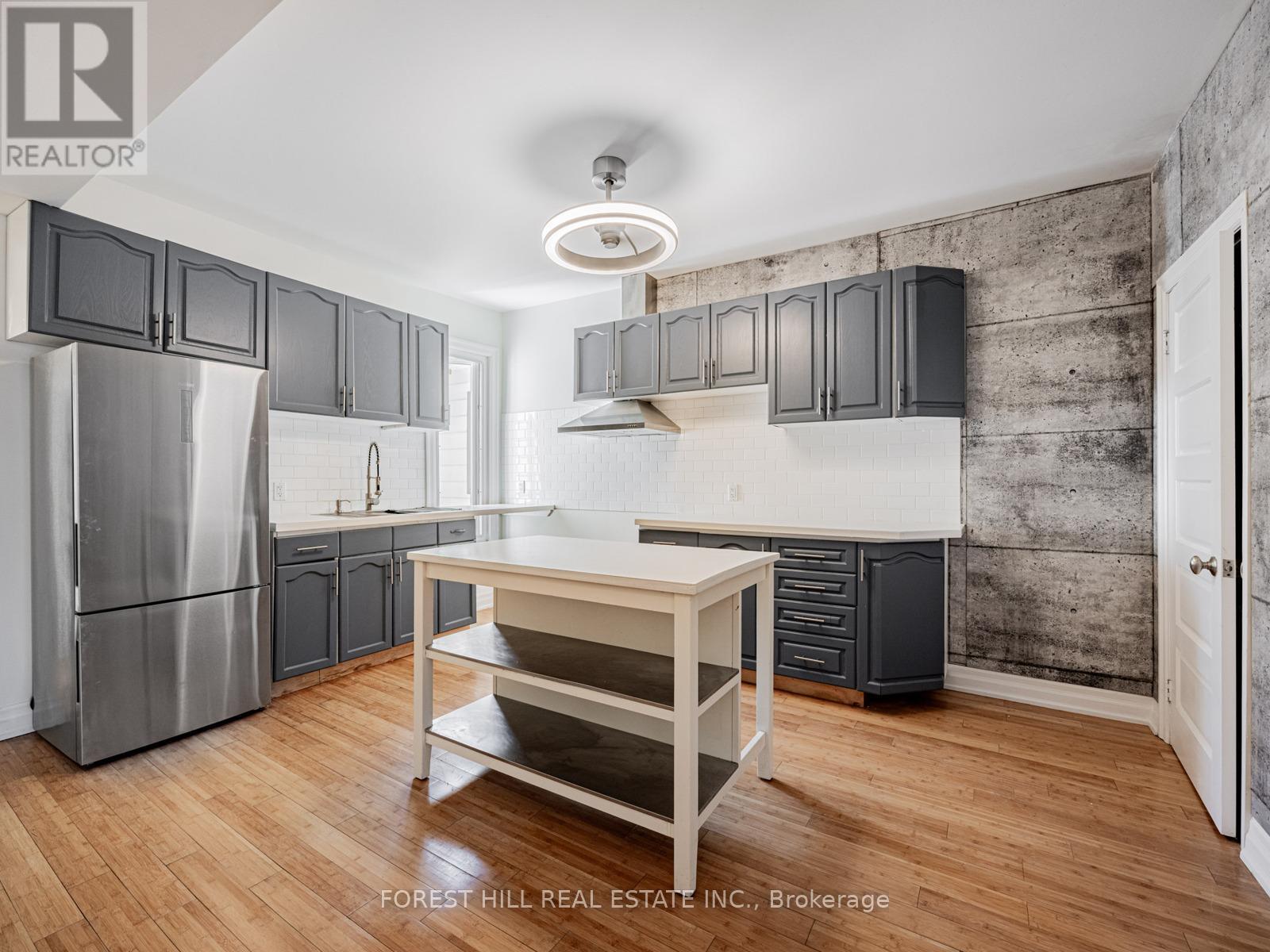 












51 MAJOR STREET

,
Toronto (University),




Ontario
M5S2K9

