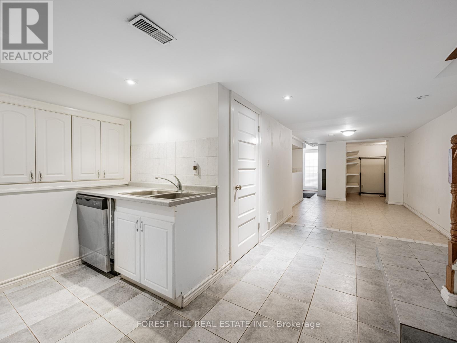 












51 MAJOR STREET

,
Toronto (University),




Ontario
M5S2K9

