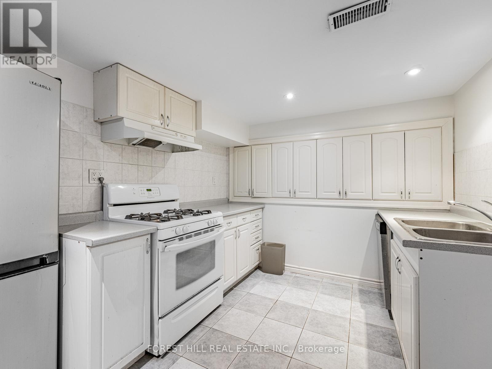 












51 MAJOR STREET

,
Toronto (University),




Ontario
M5S2K9

