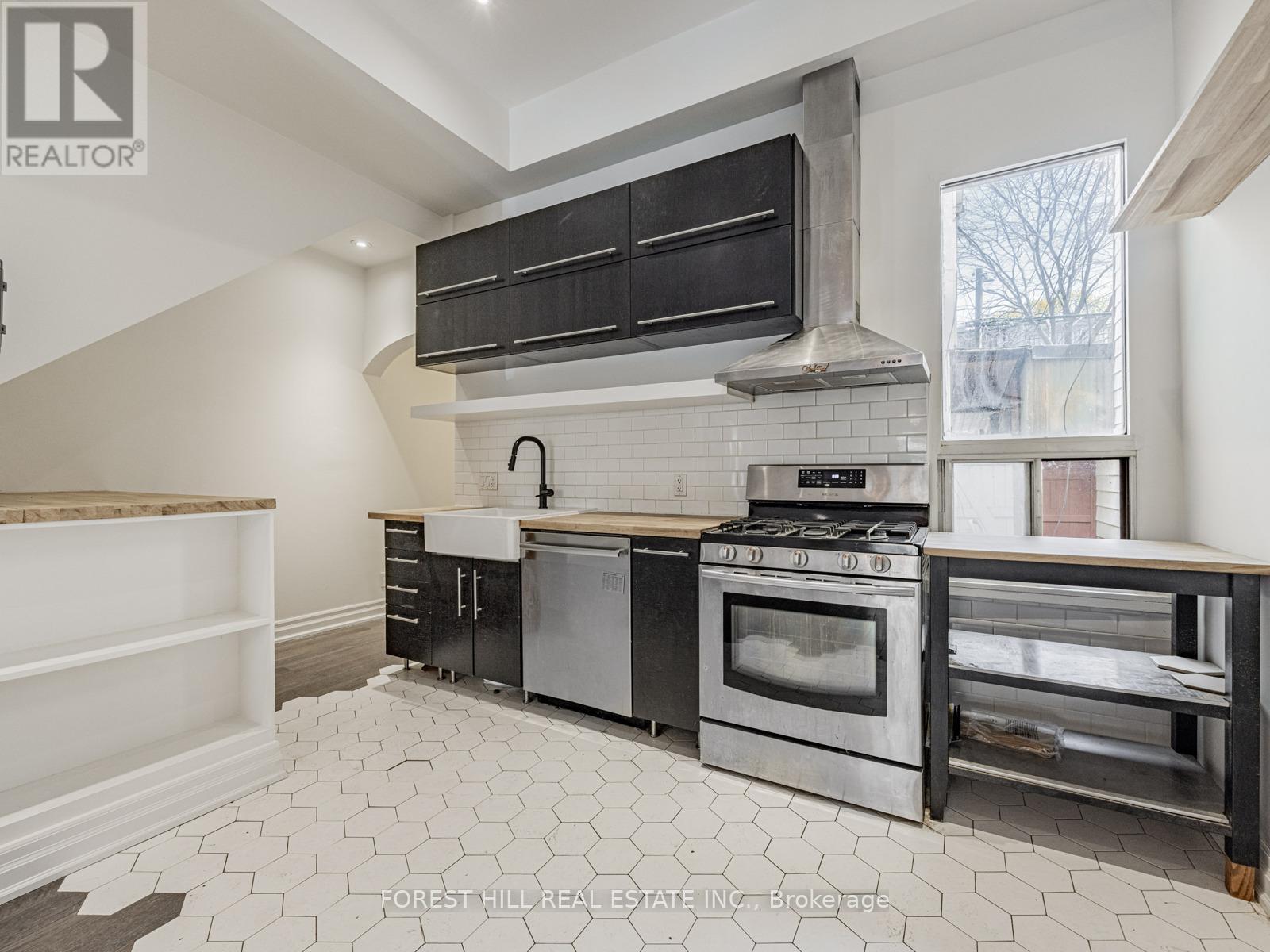 












51 MAJOR STREET

,
Toronto (University),




Ontario
M5S2K9

