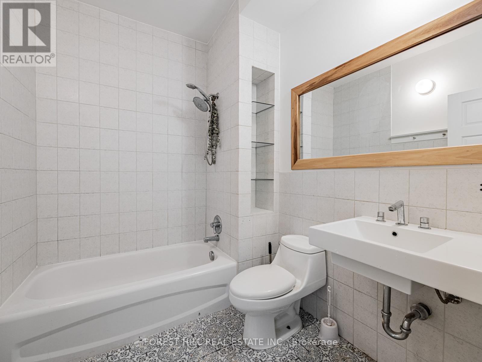 












51 MAJOR STREET

,
Toronto (University),




Ontario
M5S2K9

