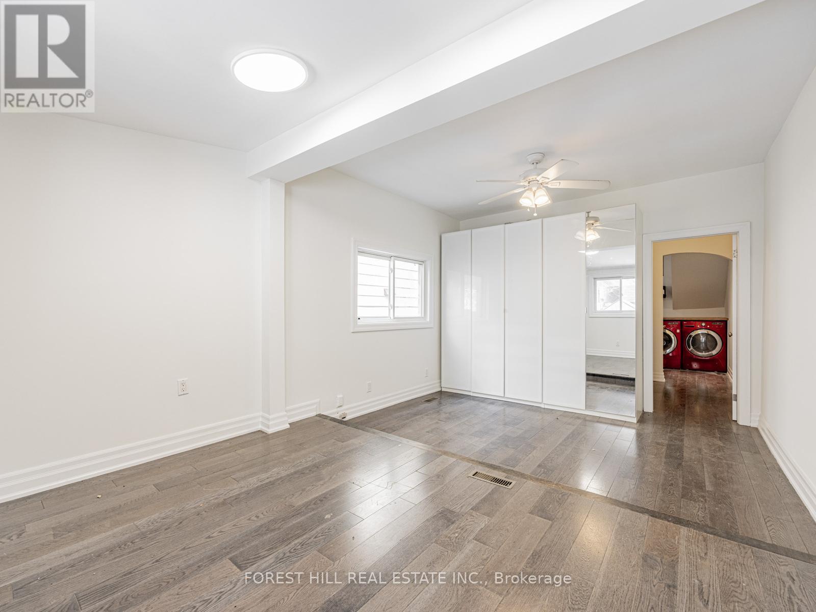 












51 MAJOR STREET

,
Toronto (University),




Ontario
M5S2K9

