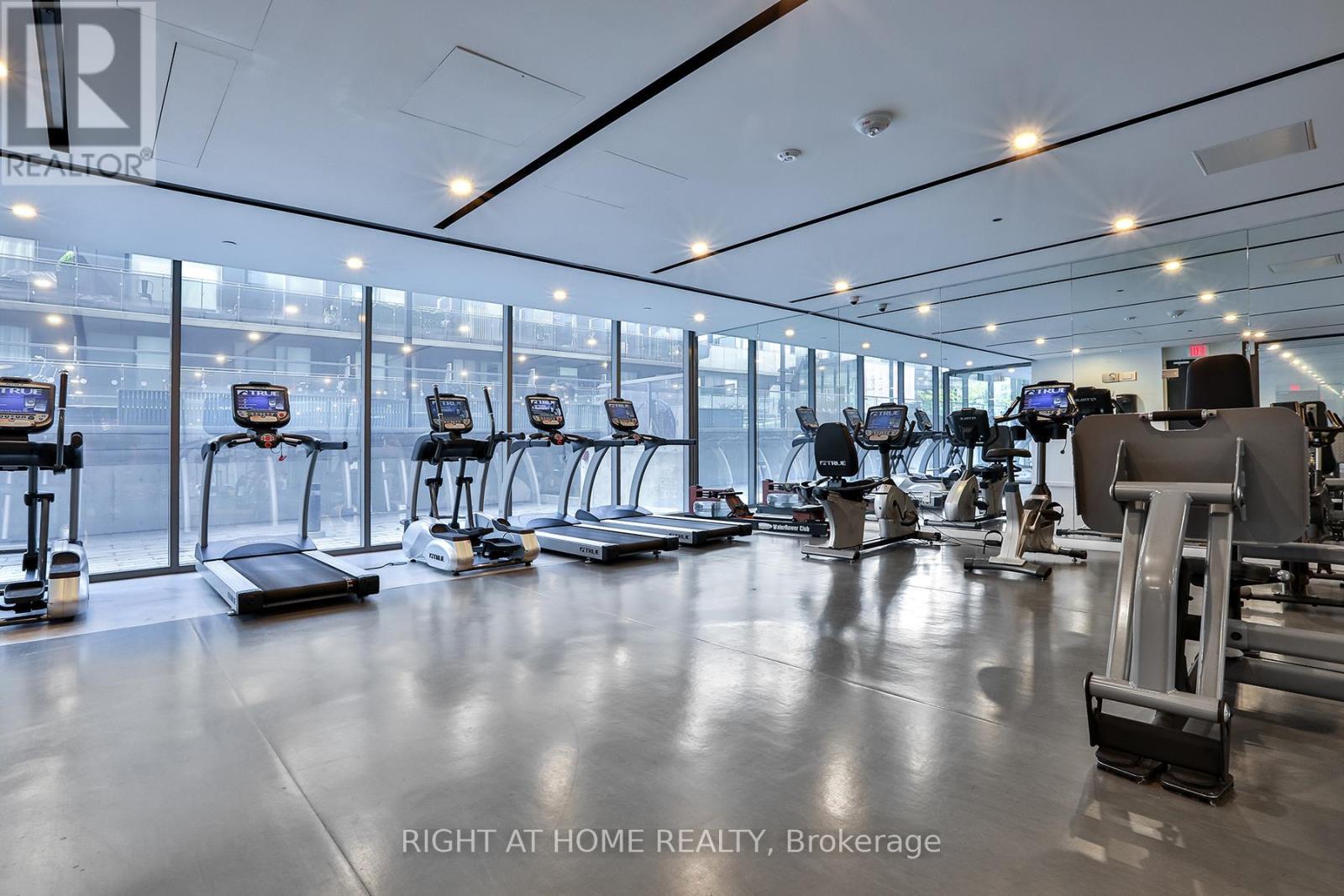 












503 - 32 TROLLEY CRESCENT

,
Toronto (Waterfront Communities),




Ontario
M5A0E8


