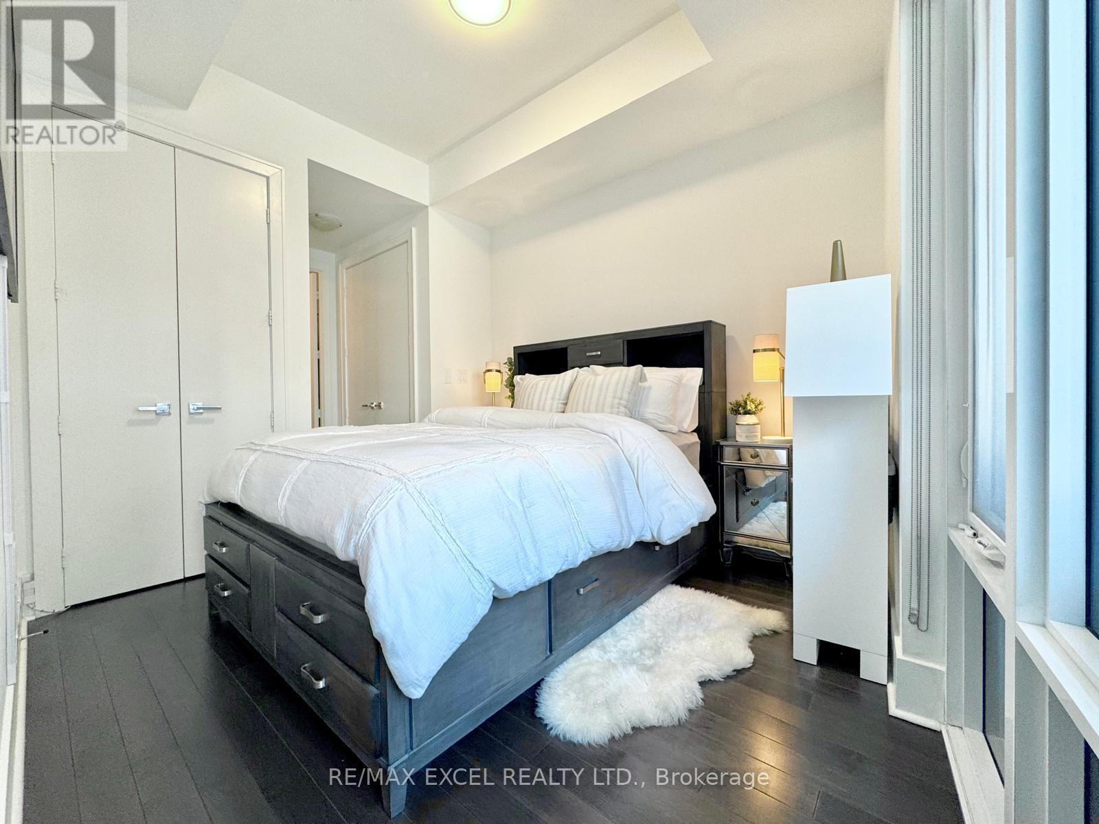 












528 - 29 QUEENS QUAY E

,
Toronto (Waterfront Communities),




Ontario
M5E0A4

