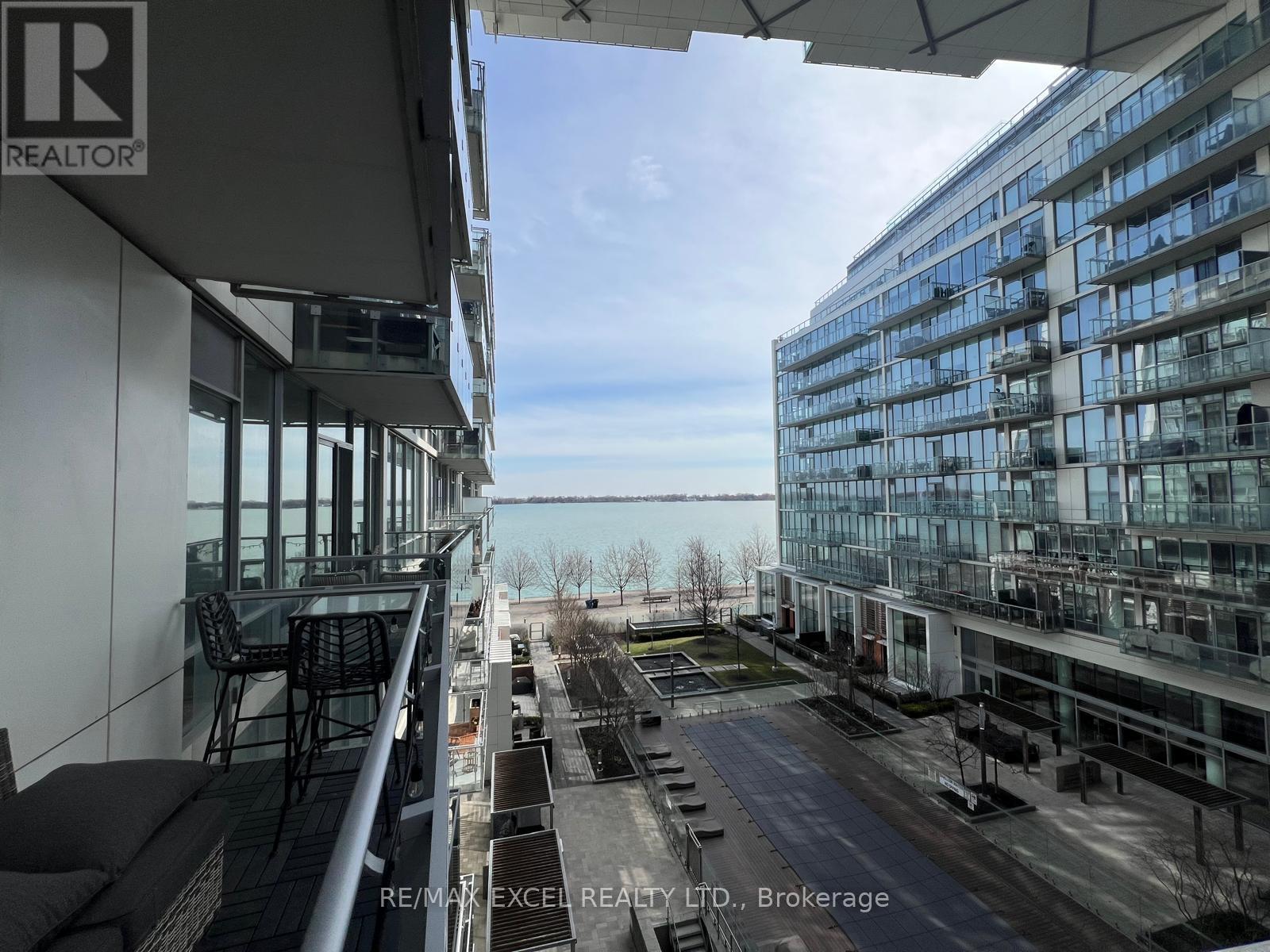 












528 - 29 QUEENS QUAY E

,
Toronto (Waterfront Communities),




Ontario
M5E0A4

