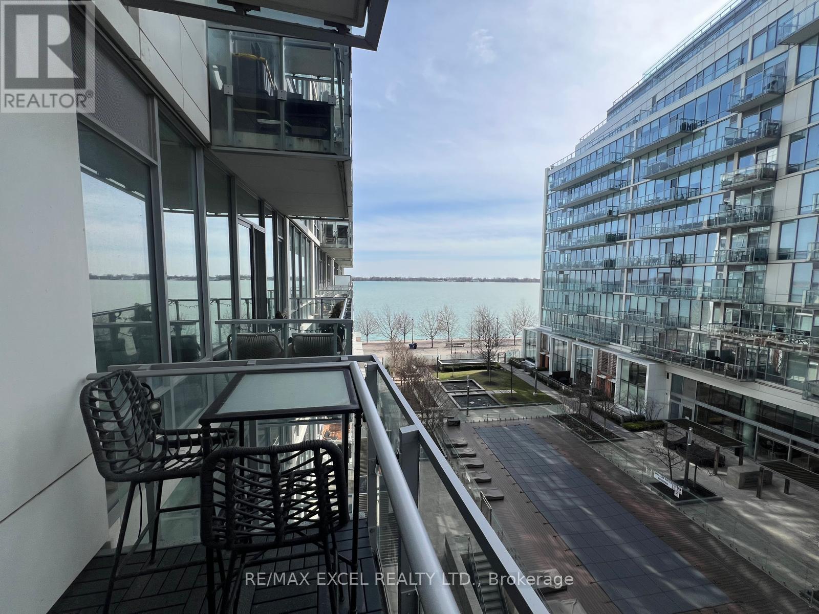 












528 - 29 QUEENS QUAY E

,
Toronto (Waterfront Communities),




Ontario
M5E0A4

