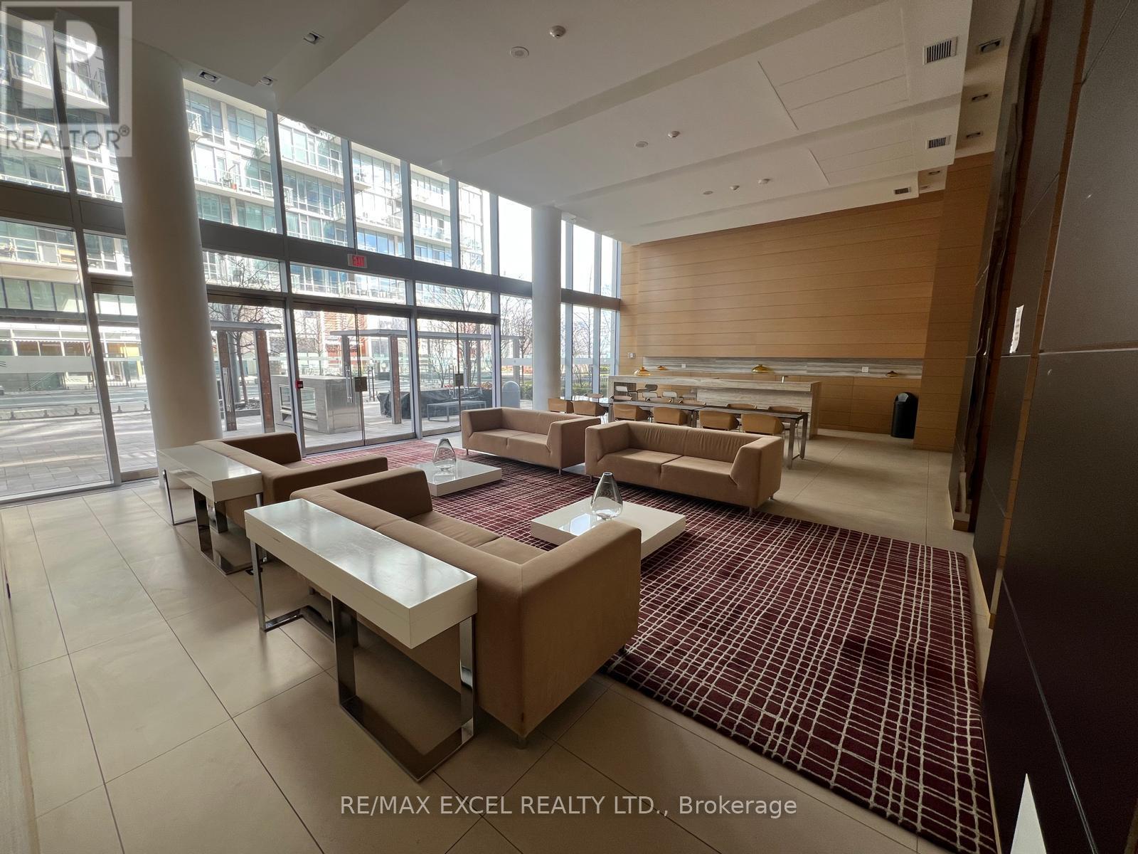 












528 - 29 QUEENS QUAY E

,
Toronto (Waterfront Communities),




Ontario
M5E0A4

