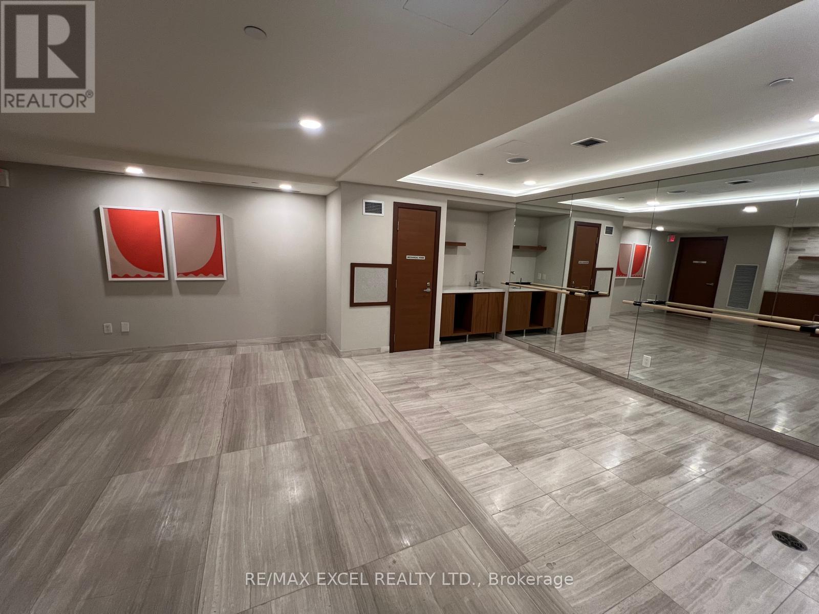 












528 - 29 QUEENS QUAY E

,
Toronto (Waterfront Communities),




Ontario
M5E0A4

