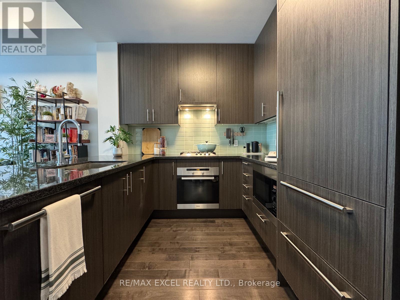 












528 - 29 QUEENS QUAY E

,
Toronto (Waterfront Communities),




Ontario
M5E0A4

