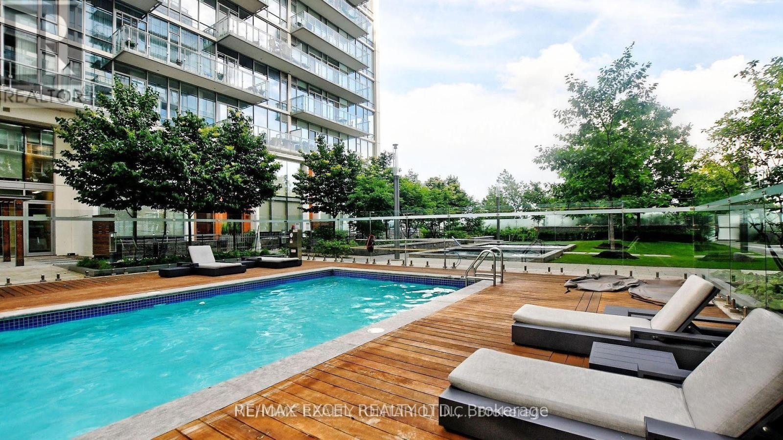 












528 - 29 QUEENS QUAY E

,
Toronto (Waterfront Communities),




Ontario
M5E0A4

