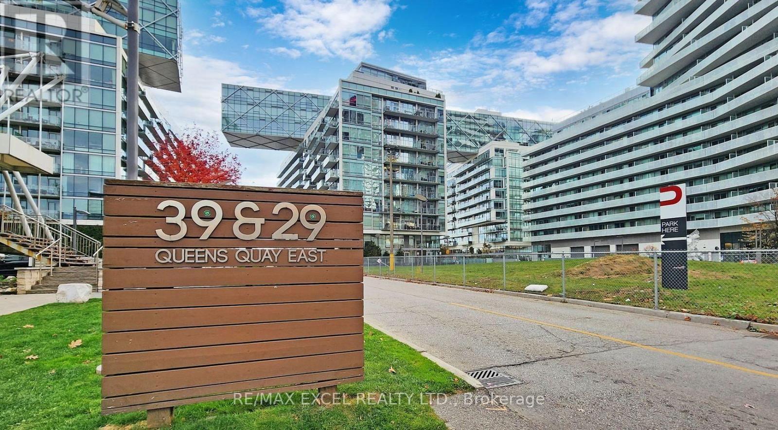 












528 - 29 QUEENS QUAY E

,
Toronto (Waterfront Communities),




Ontario
M5E0A4

