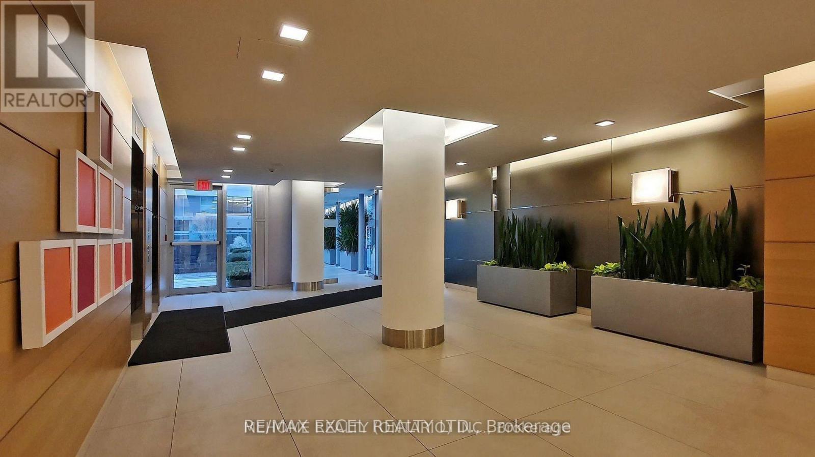 












528 - 29 QUEENS QUAY E

,
Toronto (Waterfront Communities),




Ontario
M5E0A4

