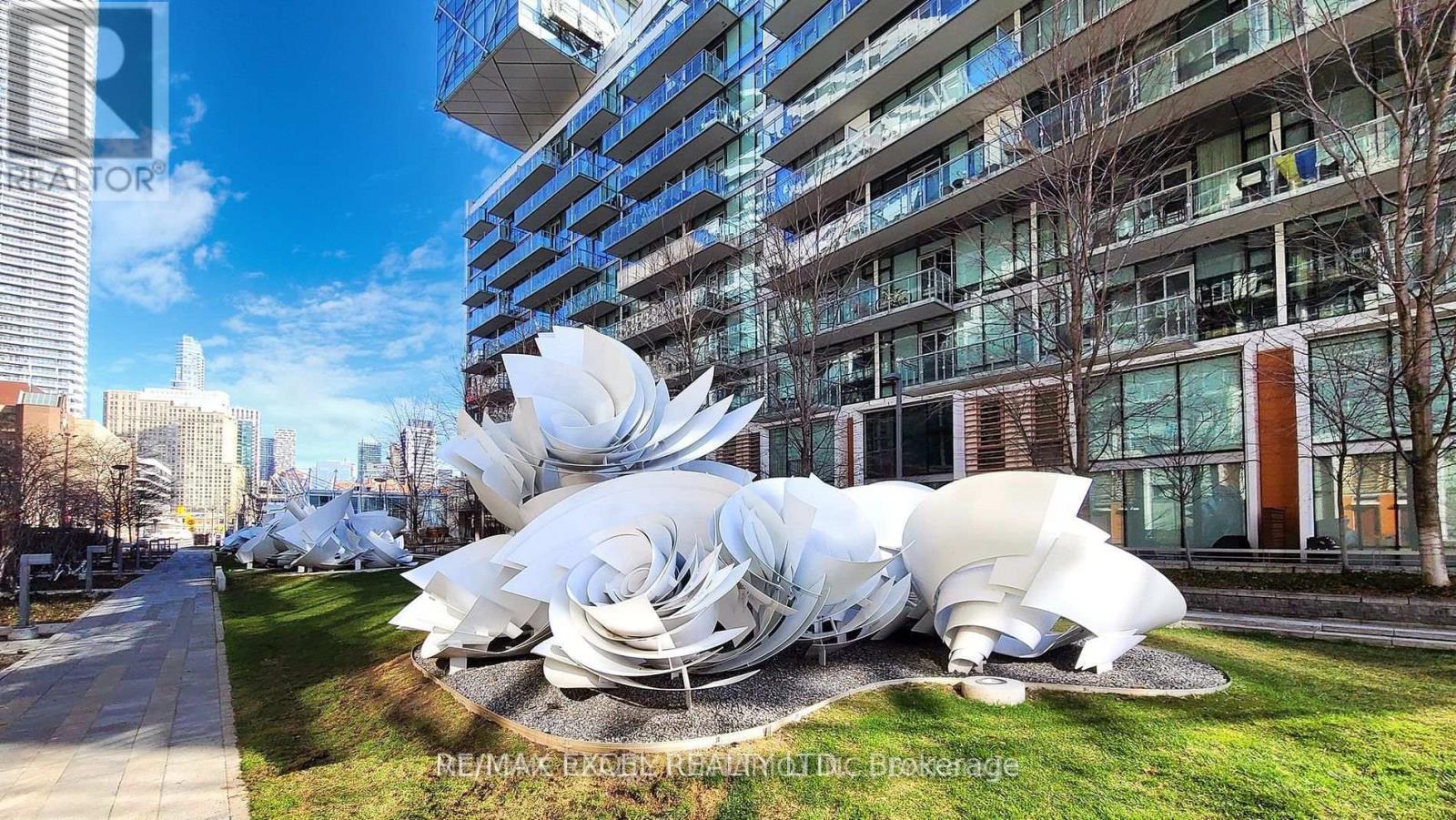 












528 - 29 QUEENS QUAY E

,
Toronto (Waterfront Communities),




Ontario
M5E0A4

