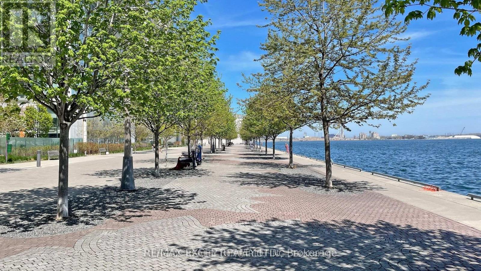 












528 - 29 QUEENS QUAY E

,
Toronto (Waterfront Communities),




Ontario
M5E0A4

