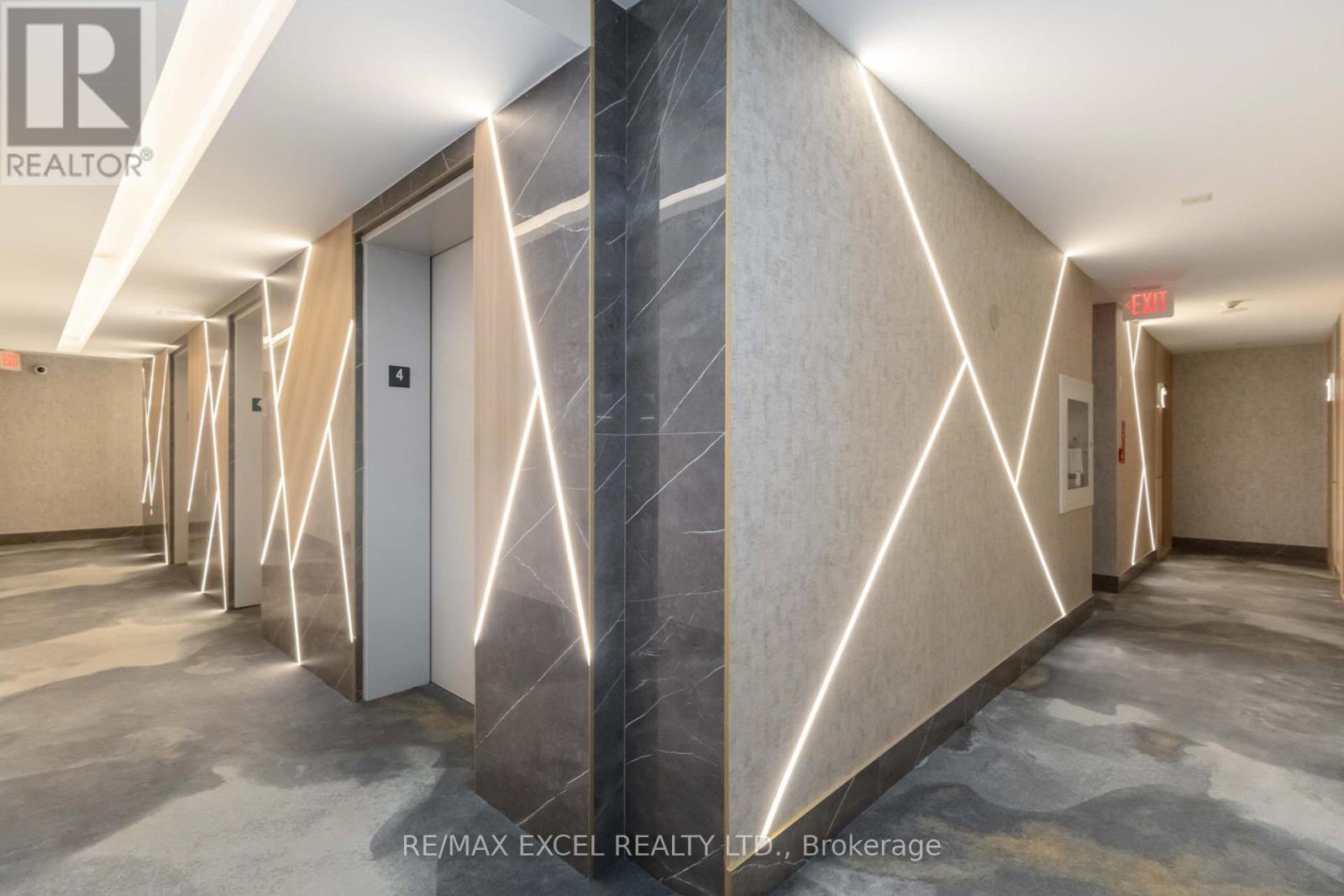 












404 - 21 CARLTON STREET

,
Toronto (Church-Yonge Corridor),




Ontario
M5B1L3

