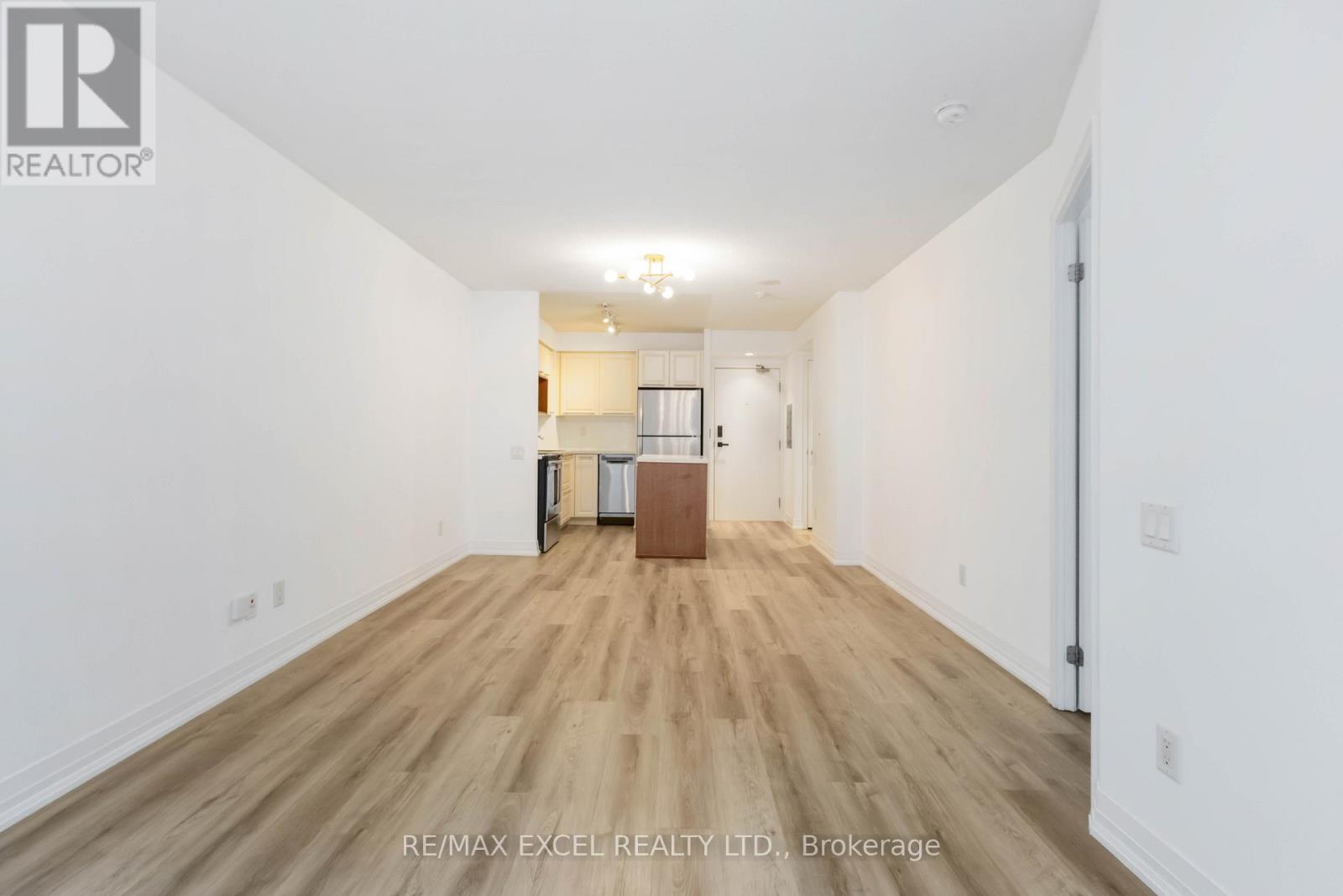 












404 - 21 CARLTON STREET

,
Toronto (Church-Yonge Corridor),




Ontario
M5B1L3

