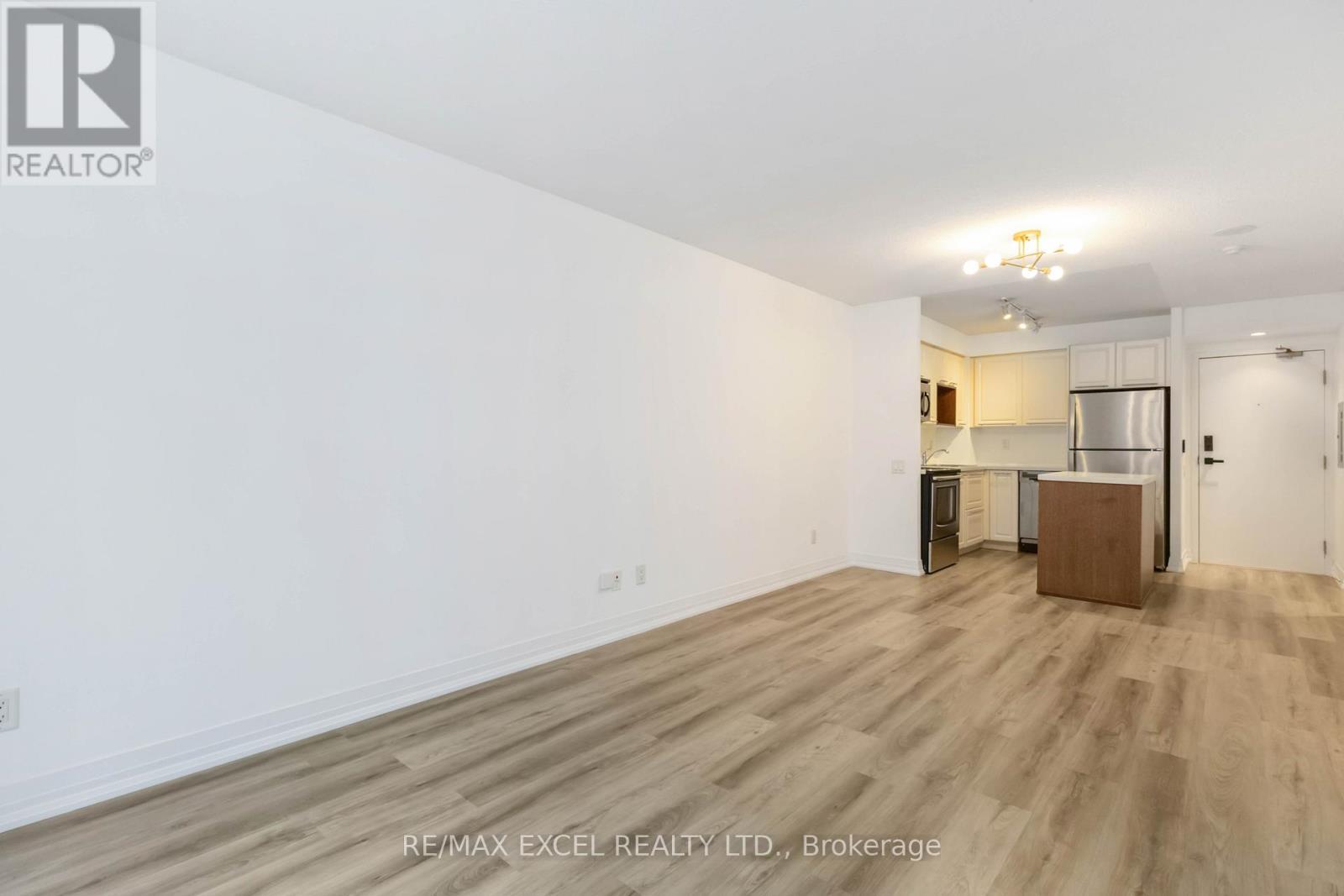 












404 - 21 CARLTON STREET

,
Toronto (Church-Yonge Corridor),




Ontario
M5B1L3

