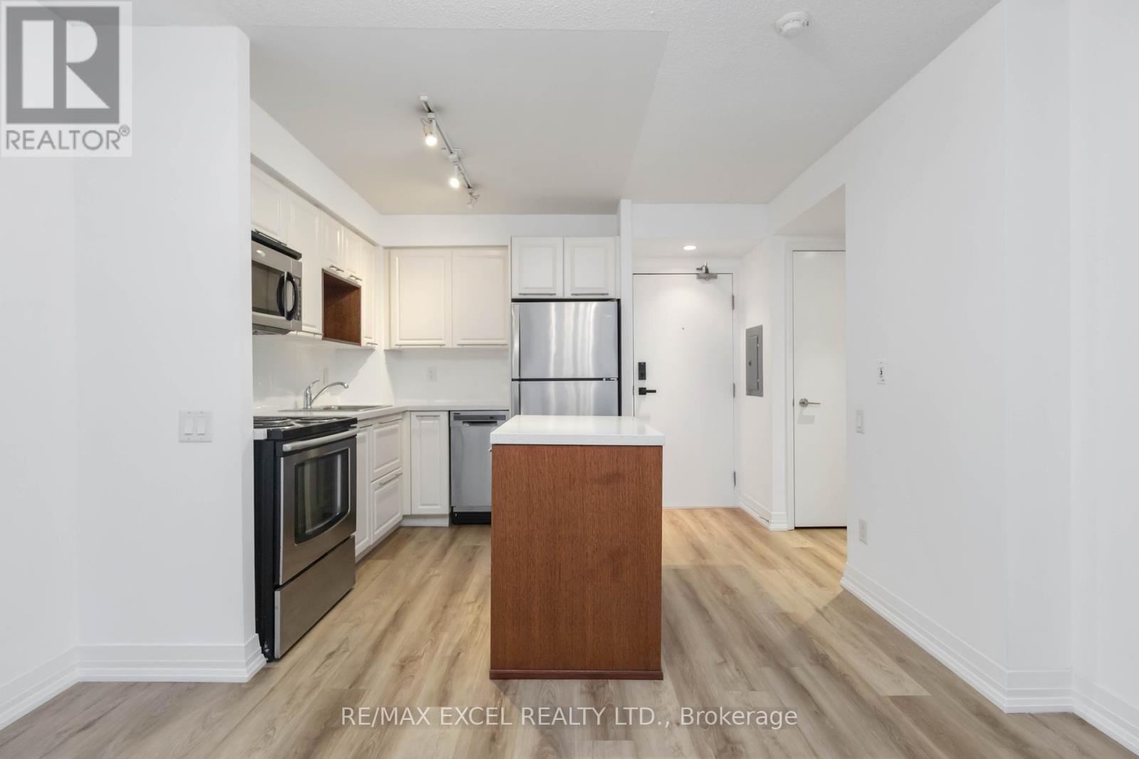 












404 - 21 CARLTON STREET

,
Toronto (Church-Yonge Corridor),




Ontario
M5B1L3


