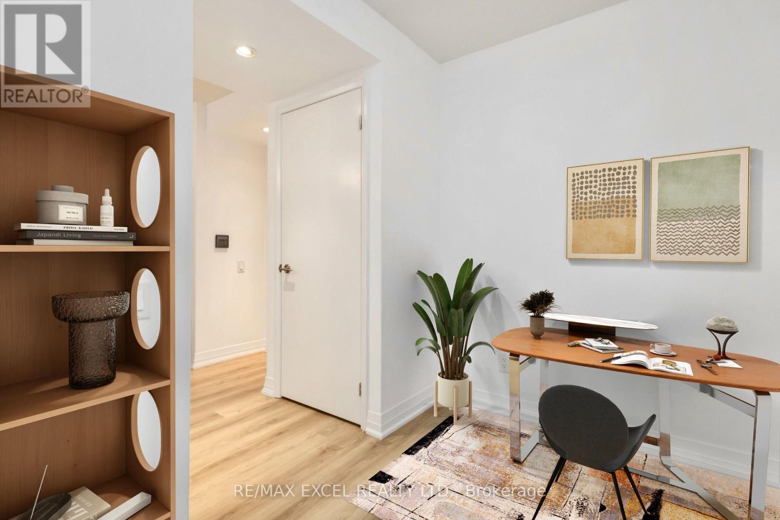 












404 - 21 CARLTON STREET

,
Toronto (Church-Yonge Corridor),




Ontario
M5B1L3

