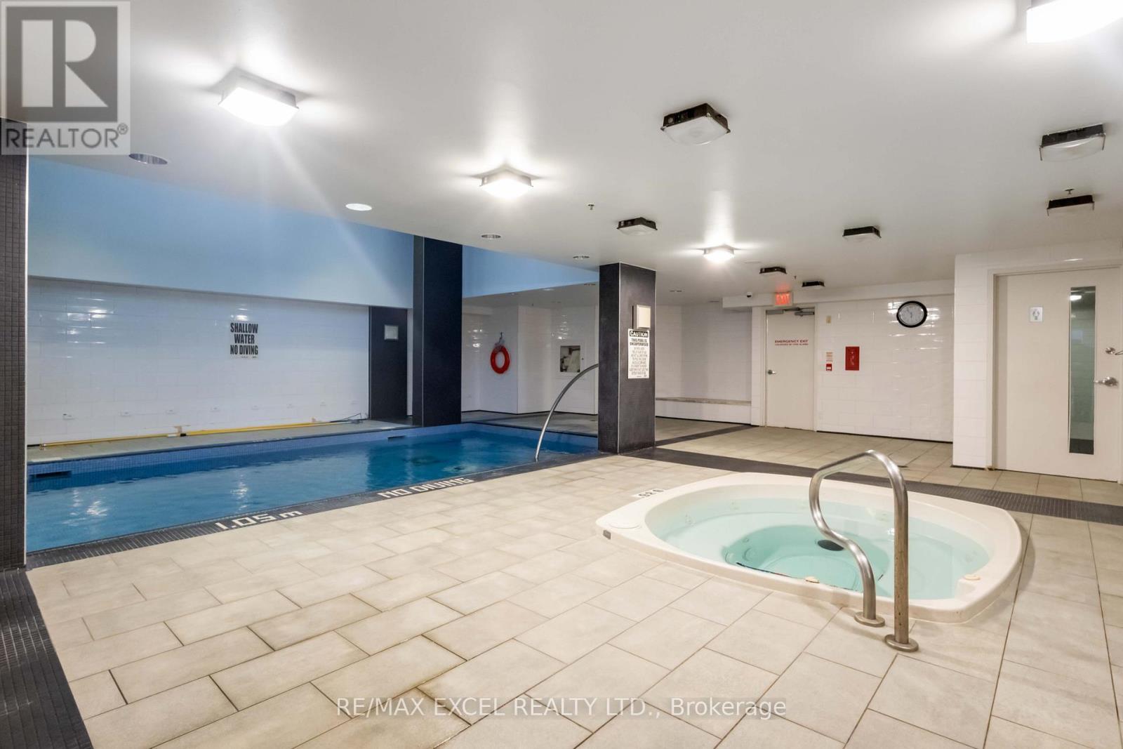 












404 - 21 CARLTON STREET

,
Toronto (Church-Yonge Corridor),




Ontario
M5B1L3

