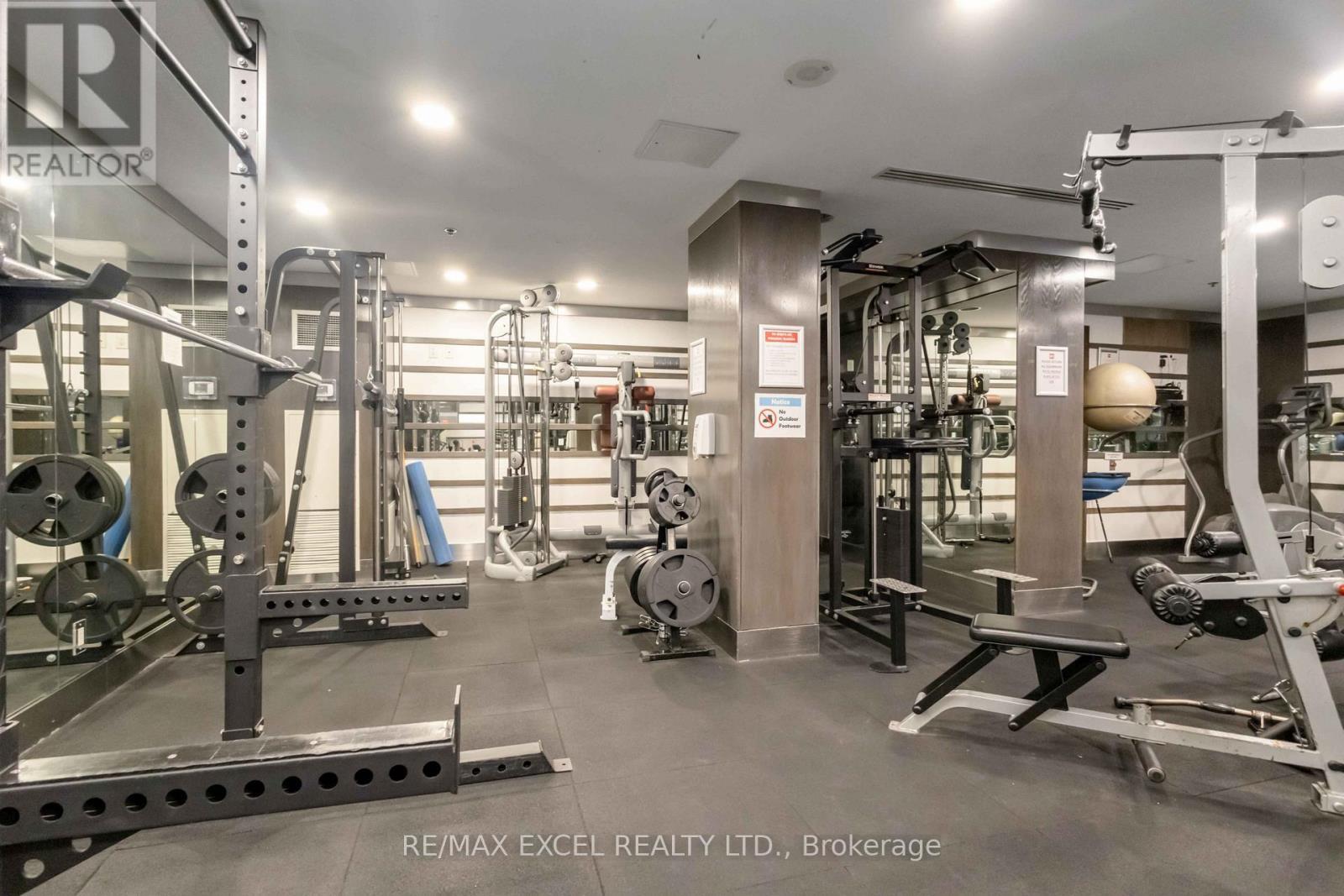 












404 - 21 CARLTON STREET

,
Toronto (Church-Yonge Corridor),




Ontario
M5B1L3

