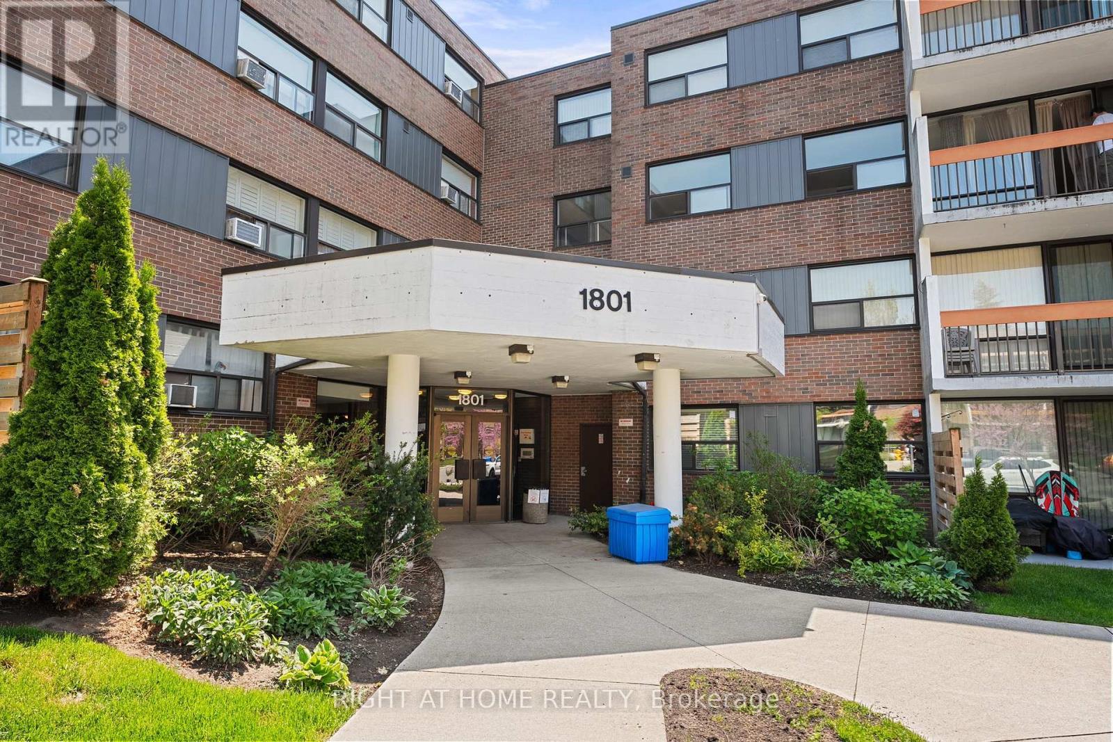 












102 - 1801 O'CONNOR DRIVE

,
Toronto (Victoria Village),




Ontario
M4A2P8

