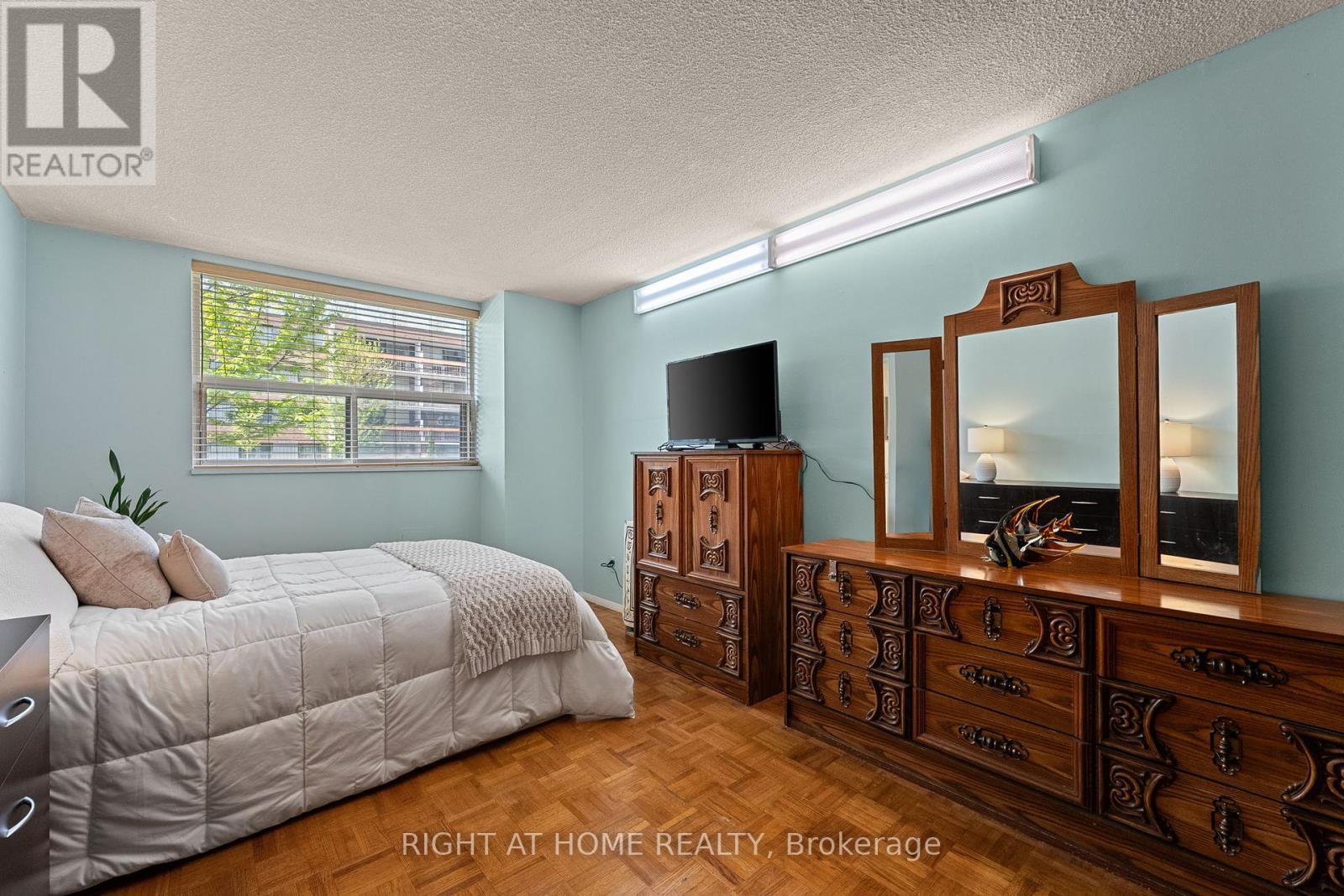 












102 - 1801 O'CONNOR DRIVE

,
Toronto (Victoria Village),




Ontario
M4A2P8

